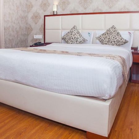 Oyo 16773 Hillcrest Metro Hotel Ооти Екстериор снимка