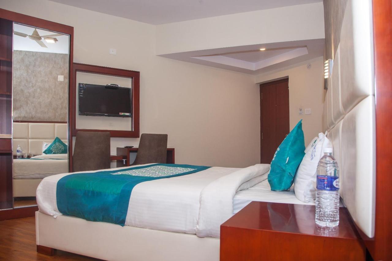 Oyo 16773 Hillcrest Metro Hotel Ооти Екстериор снимка